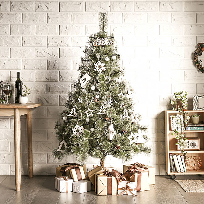 モダン 北欧 クリスマス クリスマスツリー パーティー などのインテリア実例 18 11 16 18 17 40 Roomclip ルームクリップ