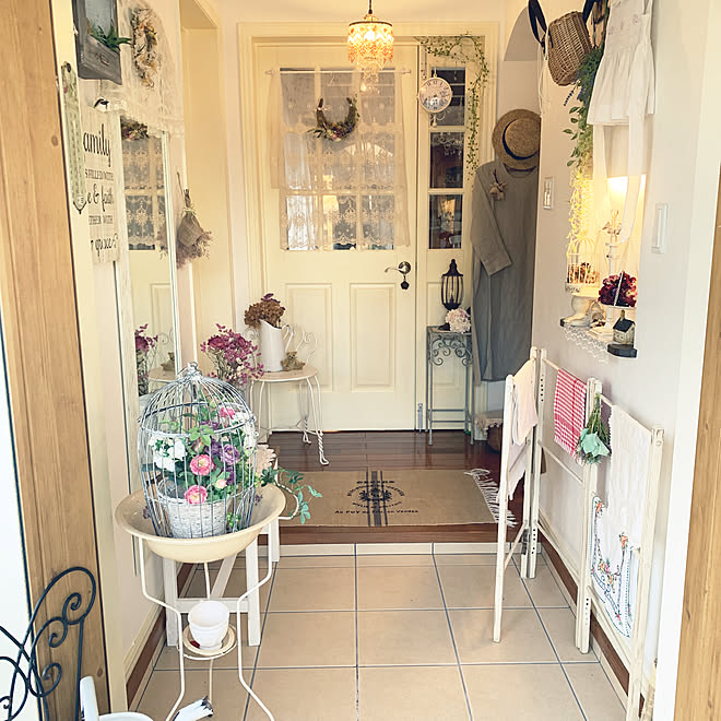 カントリーインテリア 玄関のニッチ リビングドア フレンチカントリー 玄関ホールインテリア などのインテリア実例 19 10 21 17 41 00 Roomclip ルームクリップ