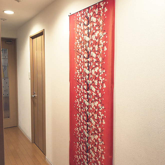 廊下の壁 コレ Diyしたよ リメイク マリメッコ 壁 天井のインテリア実例 05 18 19 04 02 Roomclip ルームクリップ