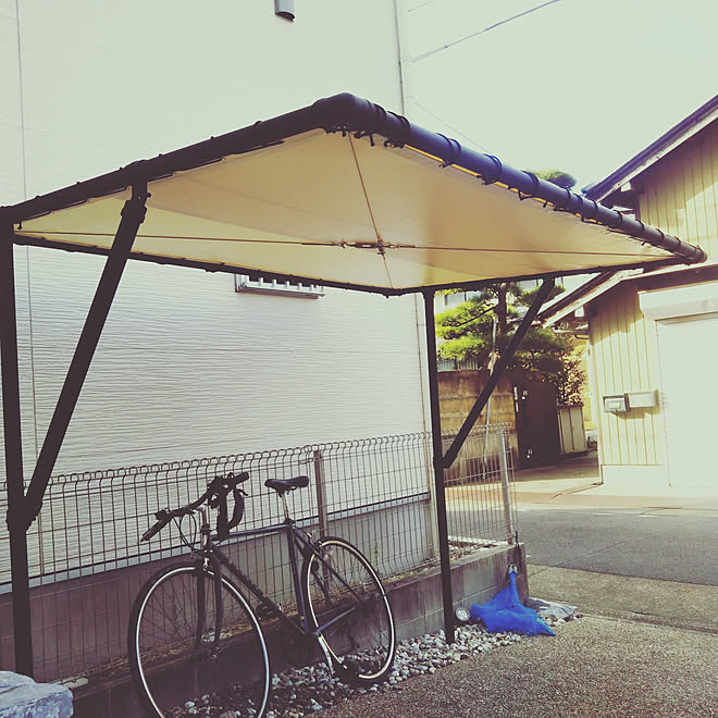 玄関 入り口 自転車置き場 単管パイプdiy Diyのインテリア実例 21 10 30 14 54 27 Roomclip ルームクリップ