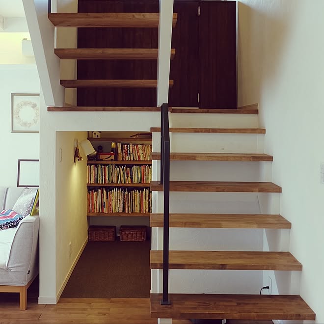 壁 天井 リビング階段 照明 踊り場スペース 階段 などのインテリア実例 16 12 19 18 42 54 Roomclip ルームクリップ