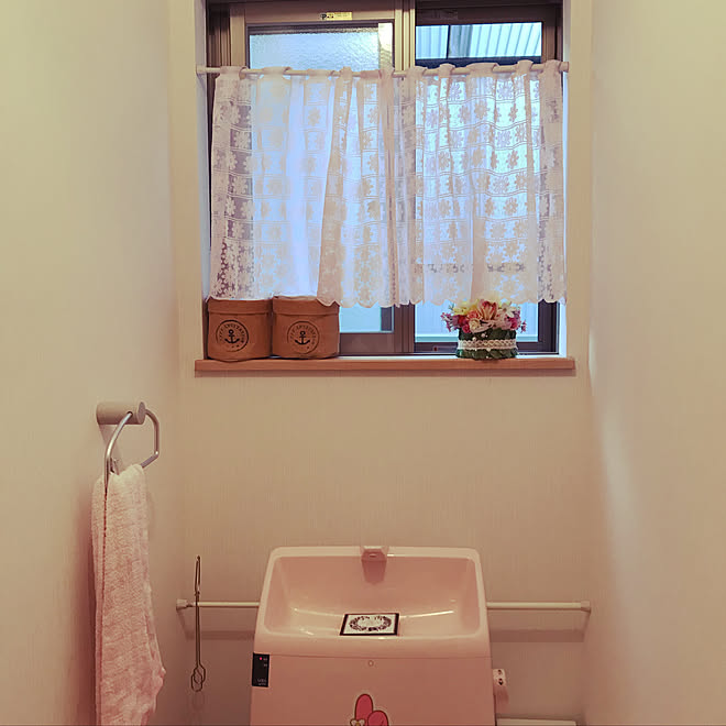 造花アレンジ ピンク トイレ 100均 バス トイレのインテリア実例 19 06 16 18 41 36 Roomclip ルームクリップ