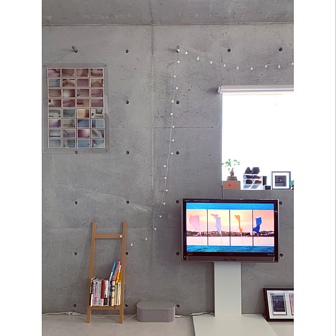 テレビ台/映画のインテリアに憧れる/コンクリート打ちっぱなし/一人暮らし部屋/モダン...などのインテリア実例 - 2019-01-24 16:07:13