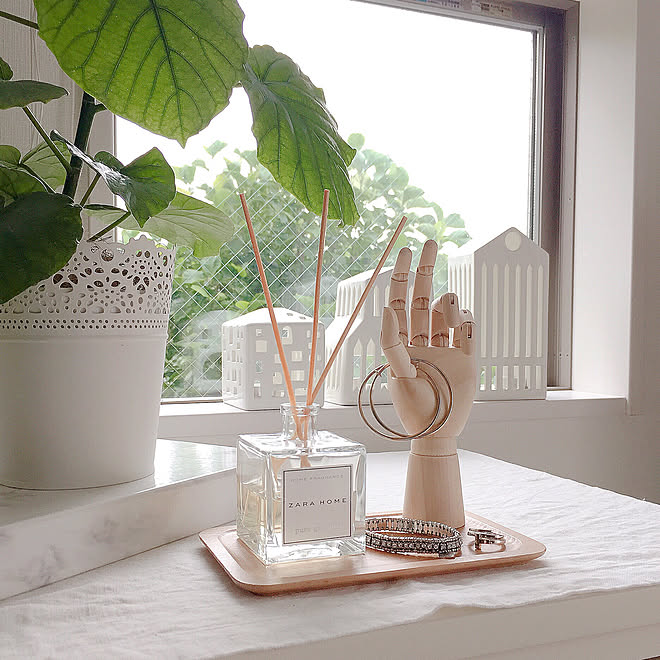 棚/ウンベラータ/pure gardenia/ZARA HOME/リードディフューザー...などのインテリア実例 20180617