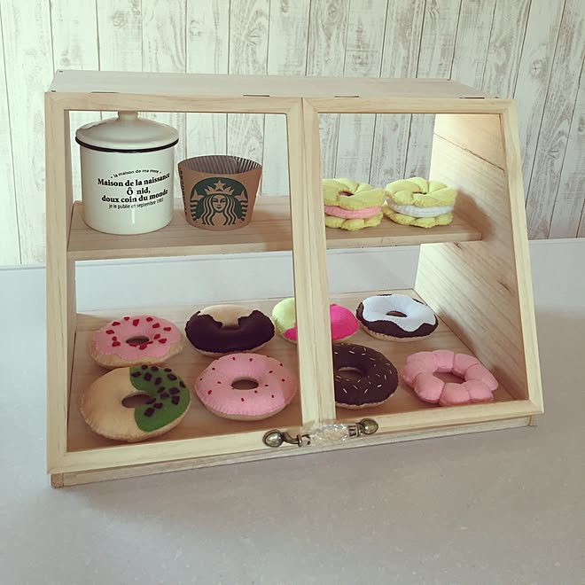 棚 フェルトままごと フェルト手芸 ドーナツ屋さん スイージー などのインテリア実例 16 08 09 11 07 22 Roomclip ルームクリップ