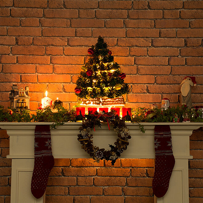 クリスマスツリー マントルピース クリスマスリース キャンドル 輸入壁紙 などのインテリア実例 18 11 08 11 39 17 Roomclip ルームクリップ