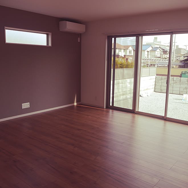 リビング 三枚扉 掃き出し窓 新築 Dフロア メープル などのインテリア実例 16 12 10 10 56 32 Roomclip ルームクリップ