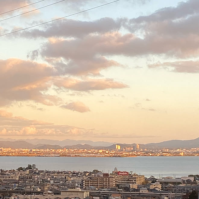 空 窓からの景色 インテリアと関係なくてすみません みなさんの素敵なインテリアに癒されてます Rc滋賀支部 などのインテリア実例 11 23 18 00 30 Roomclip ルームクリップ