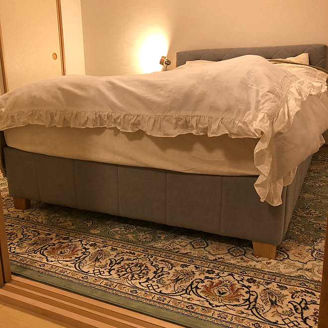 ベッド ラグ ベッドルーム カーペット ねこのいる日常 などのインテリア実例 01 29 03 47 Roomclip ルームクリップ