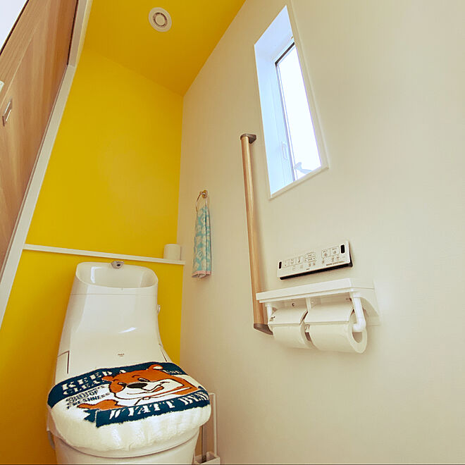 アクセントクロス 黄色の壁紙 リクシルのトイレ バス トイレのインテリア実例 07 18 11 34 53 Roomclip ルームクリップ