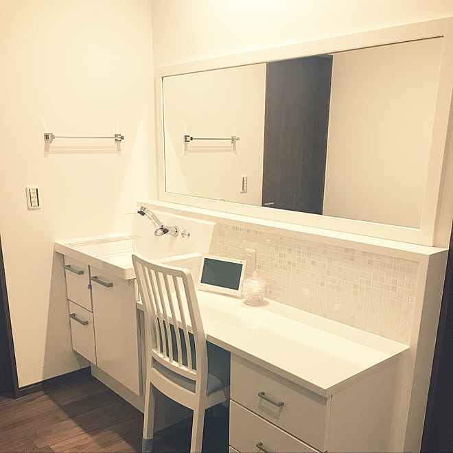 バス トイレ 大きな鏡 ホワイト 造作化粧台 造作洗面台 などのインテリア実例 18 02 08 00 46 45 Roomclip ルームクリップ