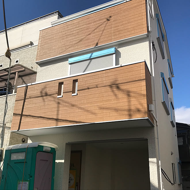 玄関 入り口 ケイミュー外壁 外観 狭小住宅 狭小3階建 などのインテリア実例 18 02 11 21 49 12 Roomclip ルームクリップ 玄関 入り口 ケイミュー外壁 外観 狭小住宅 狭小3階建 などのインテリア実例 18 02 11 21 49 12 Roomclip ルームクリップ