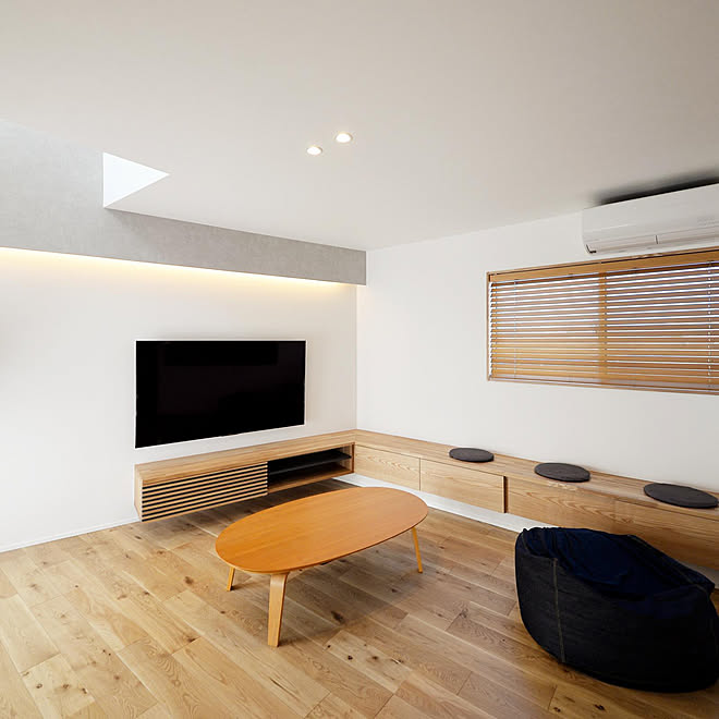 ナラ無垢床 造作ベンチ ベンチ 造作家具 造作テレビ台 などのインテリア実例 07 28 15 25 37 Roomclip ルームクリップ