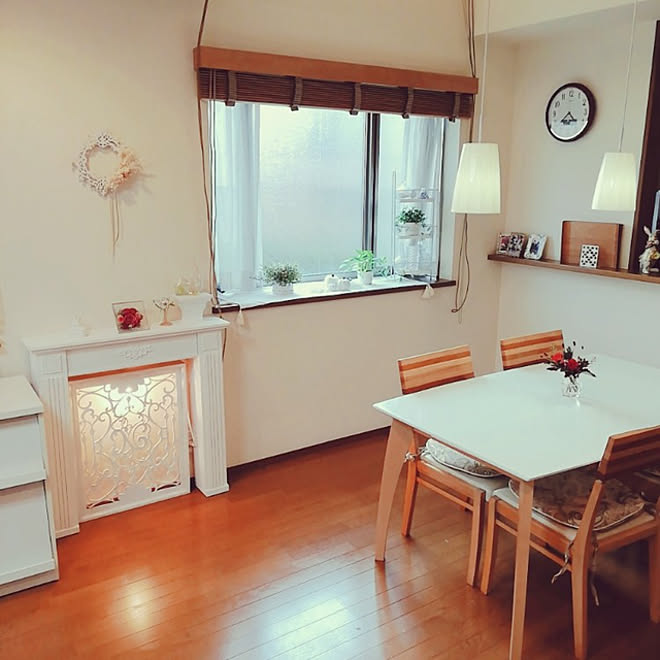 部屋全体 はなのある暮らし ガラス雑貨 青山フラワーマーケット 青山フラワーマーケットの花器 などのインテリア実例 21 09 10 16 48 13 Roomclip ルームクリップ