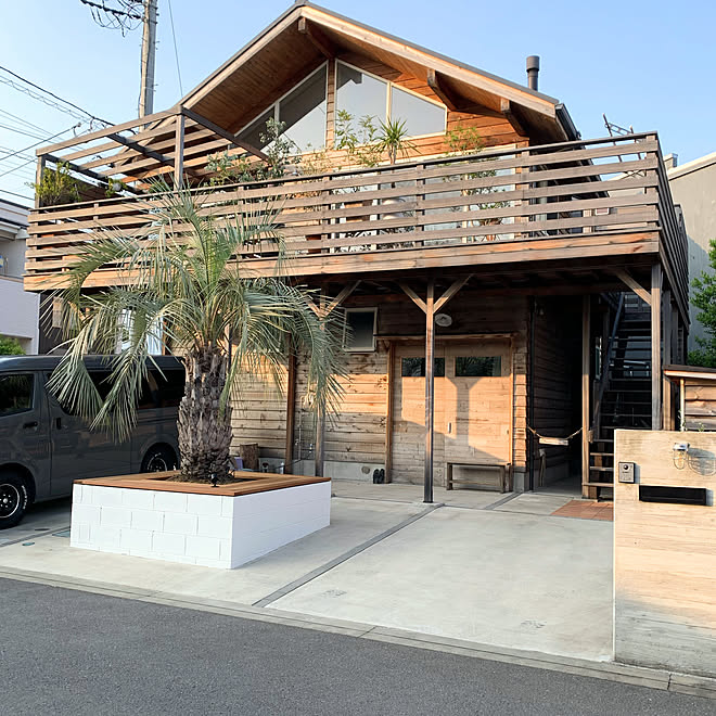 三角屋根 自粛生活を楽しむ 夕暮れ前 ベンチ Diy ハードウッド などのインテリア実例 06 07 58 36 Roomclip ルームクリップ