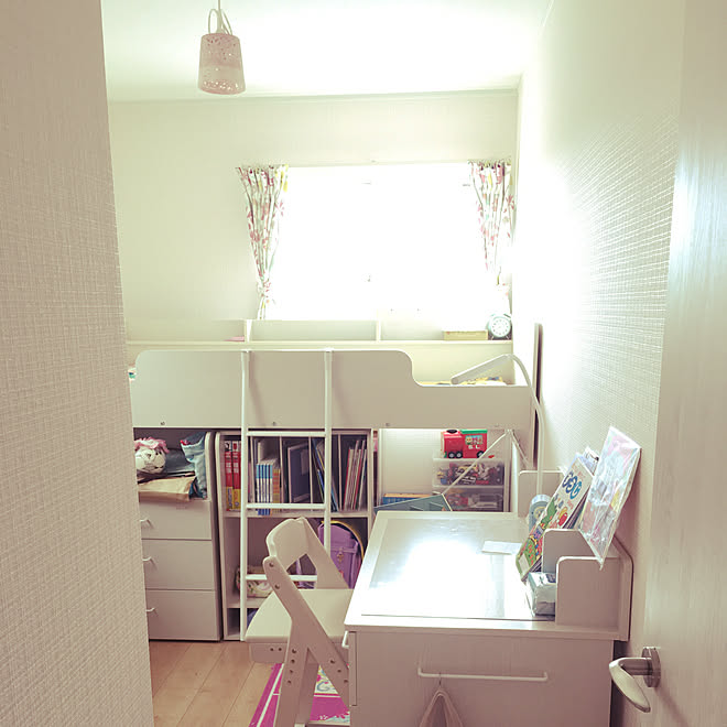 ピンクの壁 ピンクの部屋 ピンク 新一年生 子ども部屋 などのインテリア実例 05 26 11 49 02 Roomclip ルームクリップ