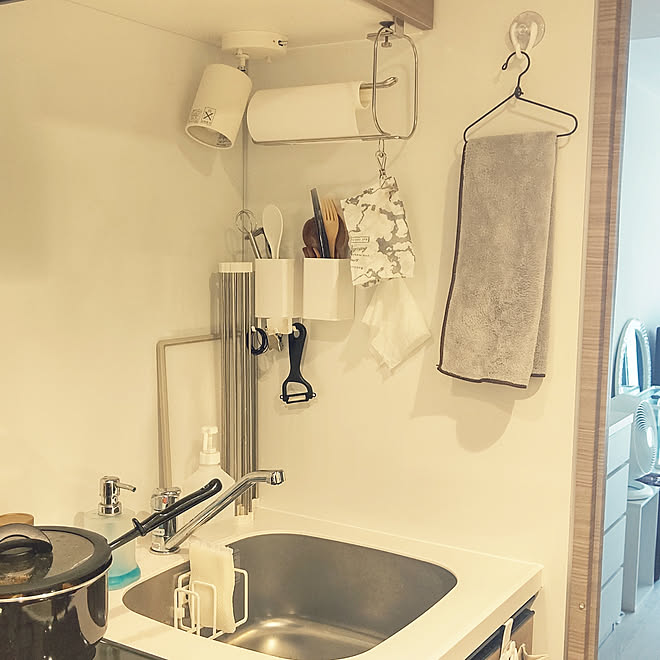 キッチン 1k 3coins モノトーン 収納の工夫 などのインテリア実例 04 25 13 08 59 Roomclip ルームクリップ