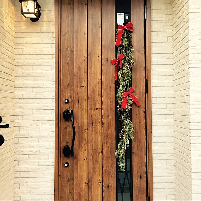 玄関 入り口 リクシル リクシルの玄関ドア ガーランド クリスマス雑貨 などのインテリア実例 16 12 10 16 22 10 Roomclip ルームクリップ