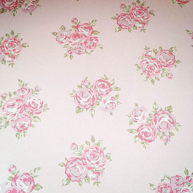 壁 天井 ローズ柄 花柄の壁紙 ピンクの部屋 衣装部屋 などのインテリア実例 18 12 04 07 34 43 Roomclip ルームクリップ