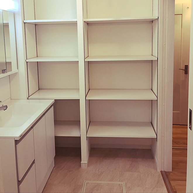 バス トイレ 可動棚 洗面所収納 絶対マスト 建具は白 などのインテリア実例 19 02 18 02 07 05 Roomclip ルームクリップ バス トイレ 可動棚 洗面所収納 絶対マスト 建具は白 などのインテリア実例 19 02 18 02 07 05 Roomclip ルームクリップ