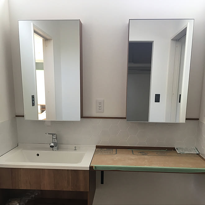 バス トイレ 造作カウンター シーライン ヘキサゴンタイル ナチュラル などのインテリア実例 19 09 24 13 04 56 Roomclip ルームクリップ