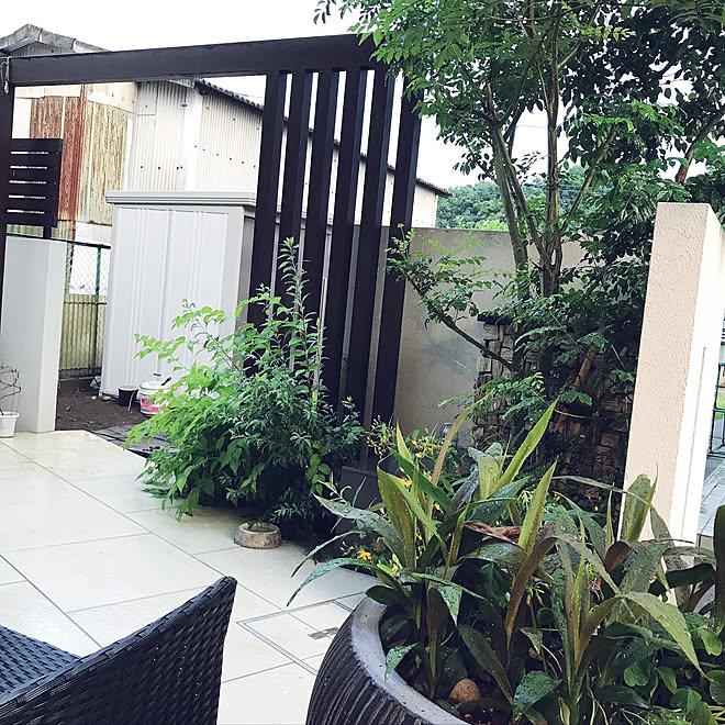 テラスガーデン お庭 スタイリッシュモダン リビングテラス 植木 などのインテリア実例 06 12 19 03 Roomclip ルームクリップ