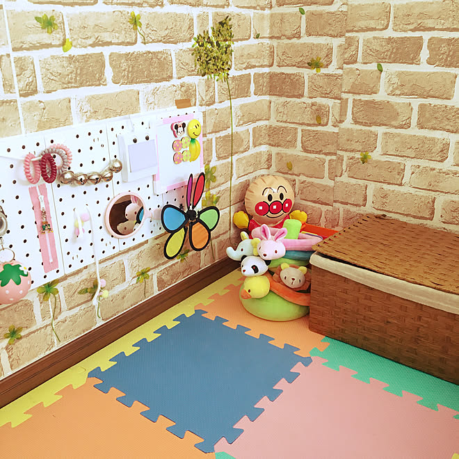 おもちゃコーナー おもちゃ収納 ビジーボード 赤ちゃんスペース セリア などのインテリア実例 10 13 10 32 Roomclip ルームクリップ おもちゃコーナー おもちゃ収納 ビジーボード 赤ちゃんスペース セリア などのインテリア実例 10 13 10 32 Roomclip ルームクリップ