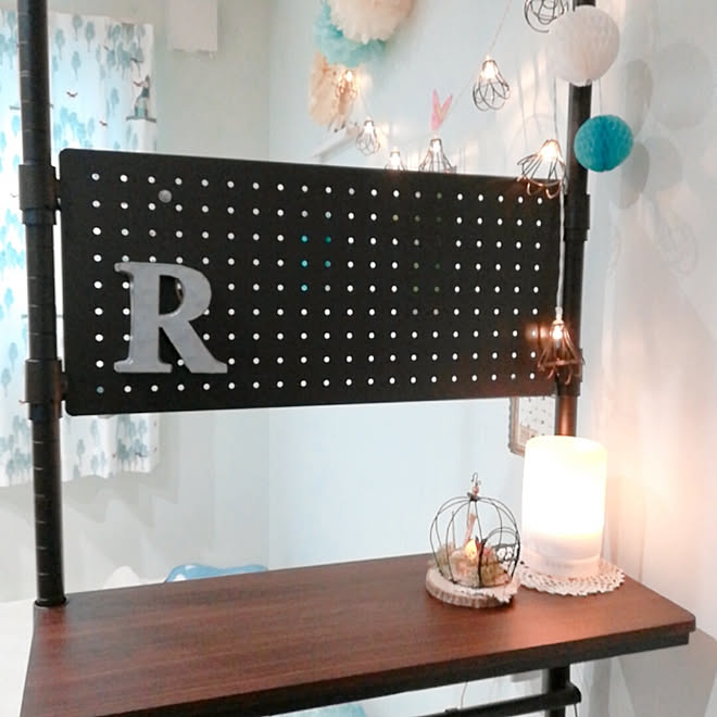 ベッド周り 島忠 ノワール突っ張りテンションラック ルミナスノワールシリーズ モニター当選 などのインテリア実例 05 10 16 08 26 Roomclip ルームクリップ