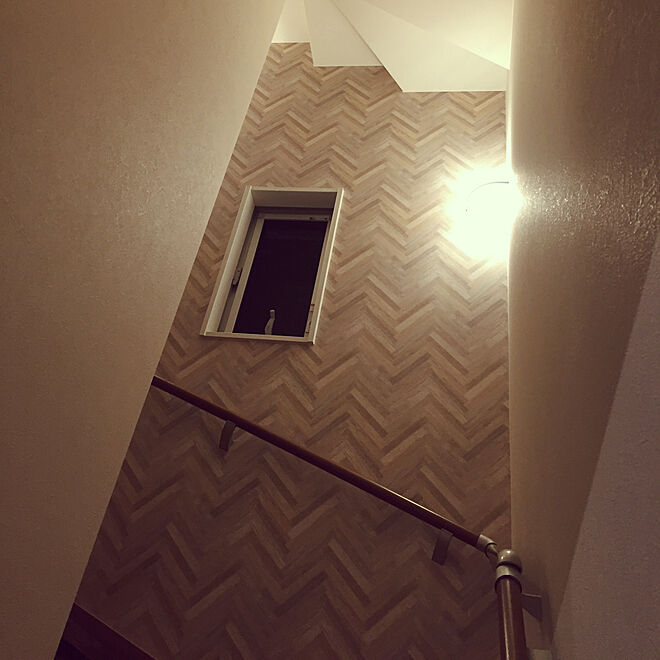 階段の壁 階段 アクセントクロス 壁紙 壁 天井のインテリア実例 17 09 08 06 28 Roomclip ルームクリップ