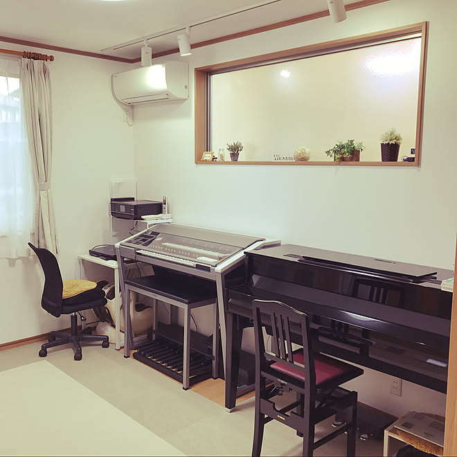 ハイブリッドピアノ タイルカーペット エレクトーン ピアノがある部屋 エレクトーンのある部屋 などのインテリア実例 22 02 21 14 18 40 Roomclip ルームクリップ
