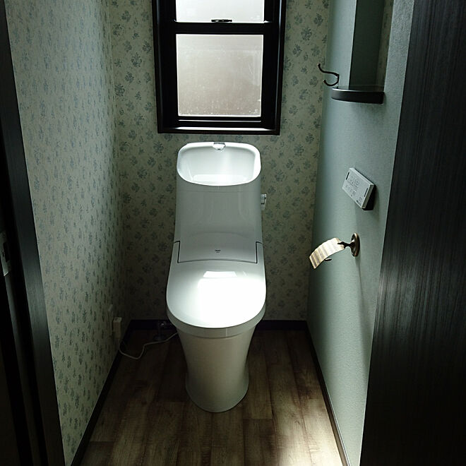 バス トイレ 消臭壁紙 Lixil Lixilの建具 花柄の壁紙 などのインテリア実例 19 09 16 21 06 18 Roomclip ルームクリップ