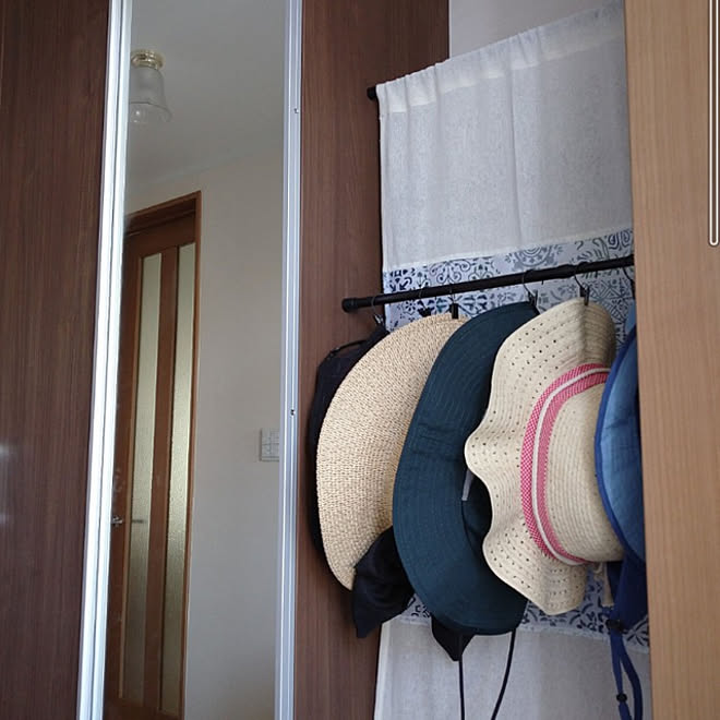 玄関 入り口 吊り下げ収納 帽子収納 突っ張り棒 セリア などのインテリア実例 21 08 29 23 50 39 Roomclip ルームクリップ 玄関 入り口 吊り下げ収納 帽子収納 突っ張り棒 セリア などのインテリア実例 21 08 29 23 50 39 Roomclip ルームクリップ