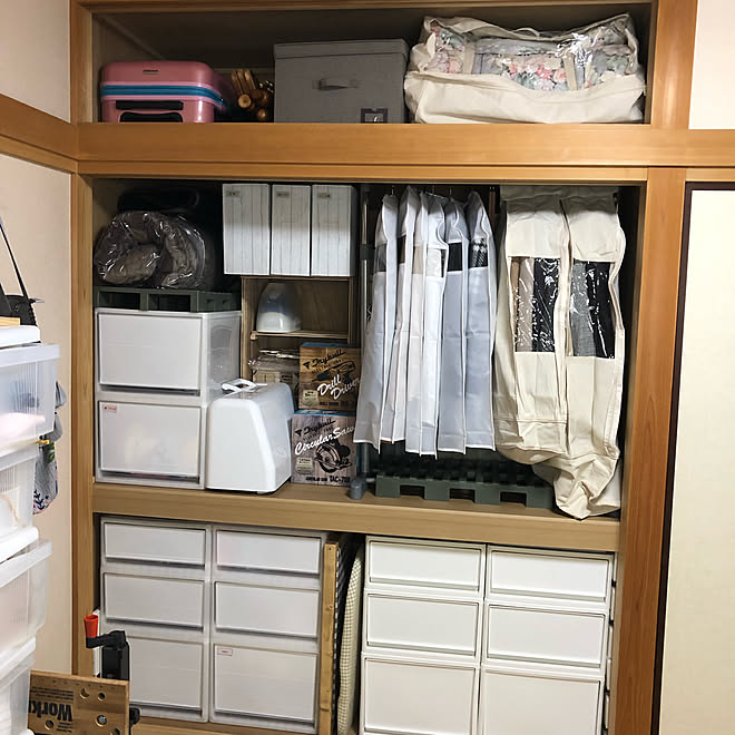 ニトリ洋服カバー 透けない収納ボックス 山善収納部 山善 山善おうちスッキリプロジェクト などのインテリア実例 19 06 22 16 39 42 Roomclip ルームクリップ
