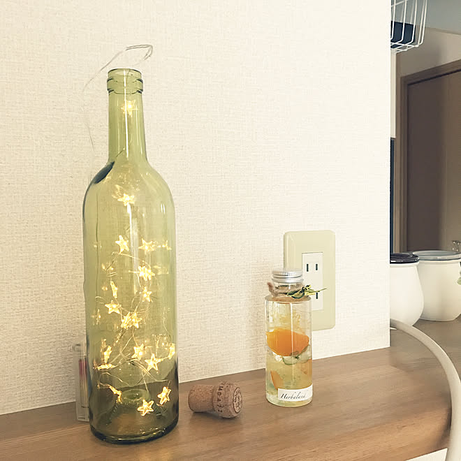 カウンターキッチン ワインボトル Salut フェアリーライト 2ldk などのインテリア実例 03 16 17 22 42 Roomclip ルームクリップ