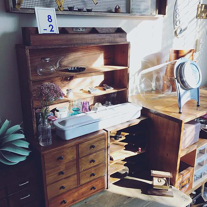 書類棚 小引き出し 古い瓶 古道具 海外生活 などのインテリア実例 05 08 21 00 55 Roomclip ルームクリップ