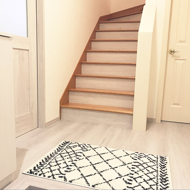玄関マット パナソニック 階段蹴込み ホワイトオーク 階段 などのインテリア実例 01 24 27 21 Roomclip ルームクリップ