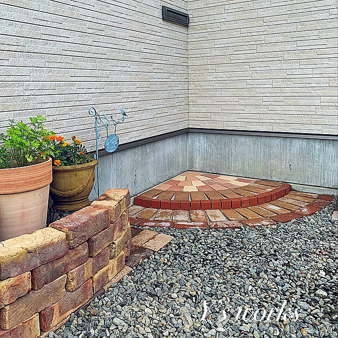 敷石 ラスクサークル レンガ ステップストーン 踏石 などのインテリア実例 21 07 11 15 42 11 Roomclip ルームクリップ