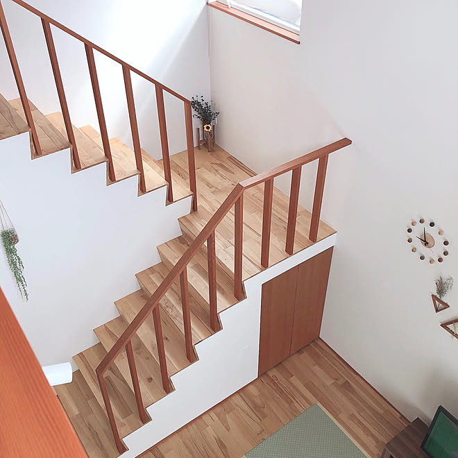 階段下収納 手すり階段 畳リビング 時計 吹き抜け階段 などのインテリア実例 21 09 11 10 08 58 Roomclip ルームクリップ