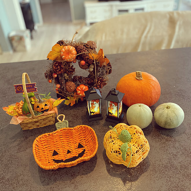 ハロウィーンのリース クインシーメロンをハロウィーン用に購入 農家さんのかぼちゃ カボチャの小物入れ トレー などのインテリア実例 09 13 10 30 39 Roomclip ルームクリップ ハロウィーンのリース クインシーメロンをハロウィーン用に購入 農家さんのかぼちゃ カボチャの小物入れ トレー などのインテリア実例 09 13 10 30 39 Roomclip ルームクリップ
