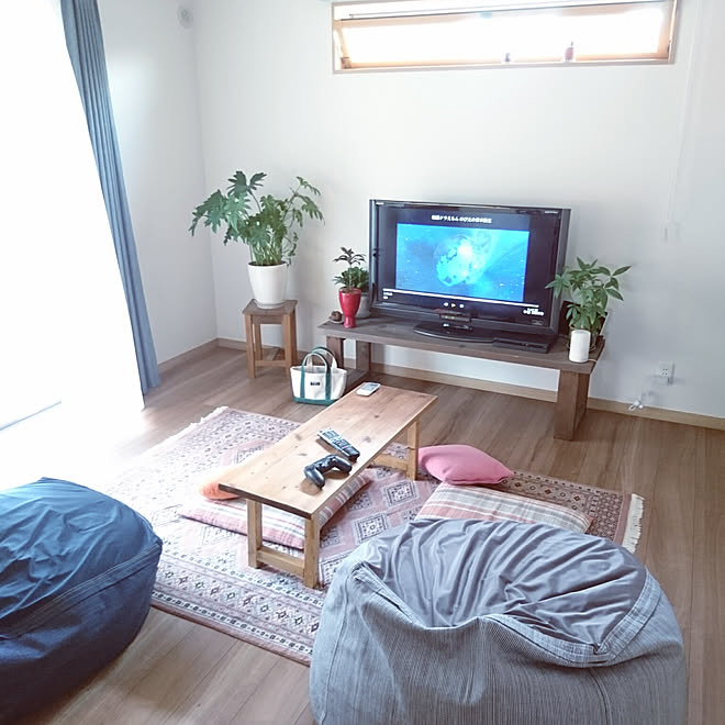 リビング/ソファ欲しい/体にフィットするソファ/DIYテレビ台/パキスタン絨毯&hellip;などのインテリア実例 20180604 0012