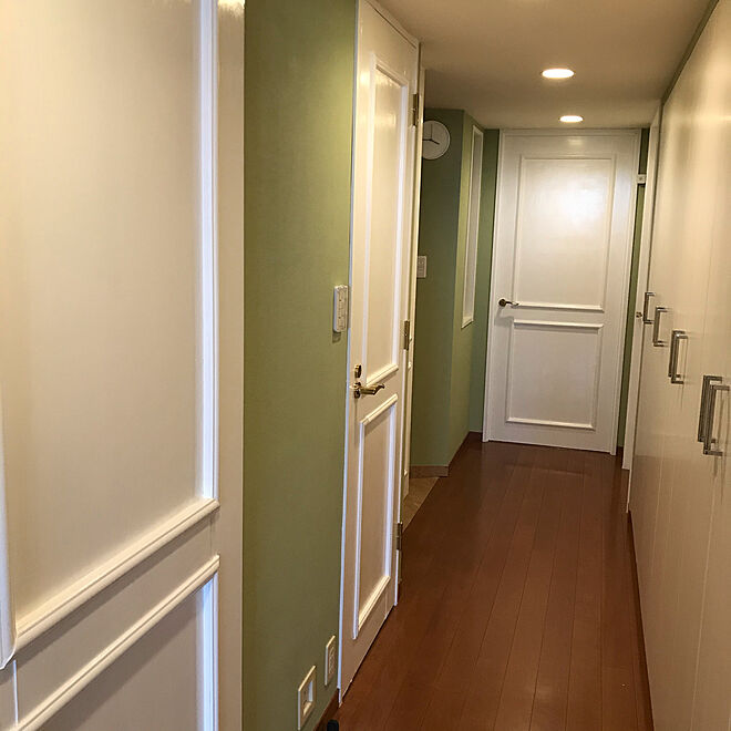 モールディング/室内ドア/塗装DIY/グラフィティーペイント/廊下...などのインテリア実例 202007