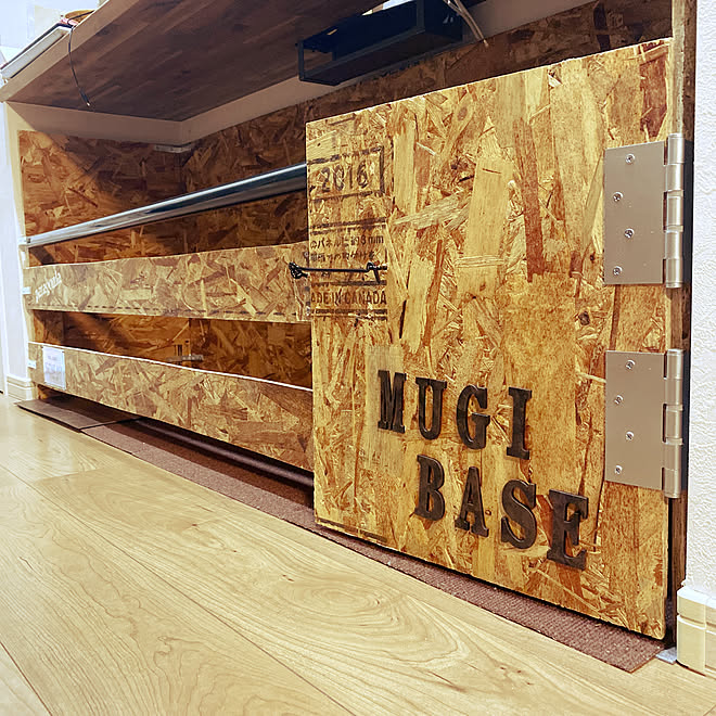 犬ゲージdiy 犬ゲージ カウンター下diy アルファベット文字 Osb合板 などのインテリア実例 05 08 22 51 11 Roomclip ルームクリップ