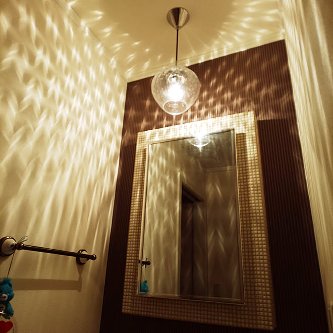 バス トイレ ペンダントライト 海外インテリアに憧れる 洗面所のライト 影が素晴らしい などのインテリア実例 19 03 31 02 06 19 Roomclip ルームクリップ