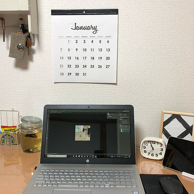机 ノートパソコン カレンダー18 ベタ飼ってます 仕事部屋 などのインテリア実例 18 01 13 15 40 Roomclip ルームクリップ