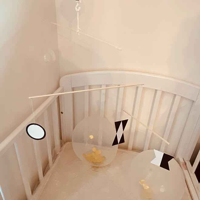 モンテッソーリ教育 ムナリモビール 手作りモビール モビール ベビーベッド などのインテリア実例 21 05 01 16 00 56 Roomclip ルームクリップ