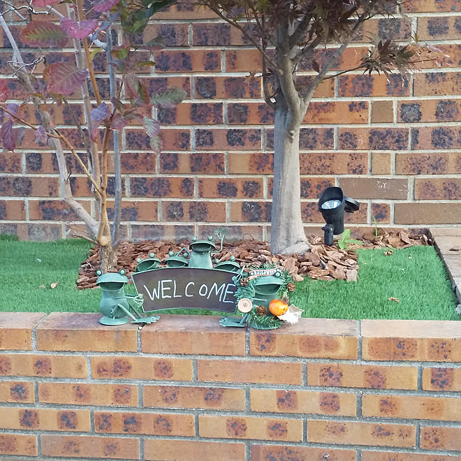 玄関 入り口 東京インテリア 花壇diy 人工芝 ウェルカムボードのインテリア実例 10 27 07 00 14 Roomclip ルームクリップ