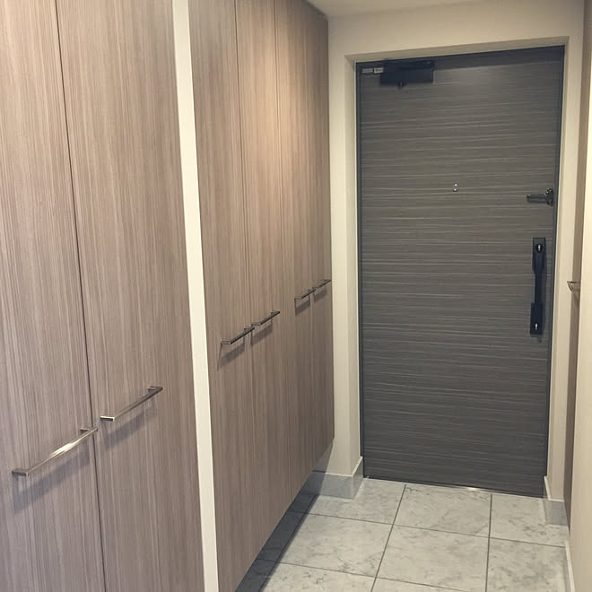 シューズクローゼット 玄関ホール 新築マンション 玄関 入り口のインテリア実例 02 05 11 56 00 Roomclip ルームクリップ