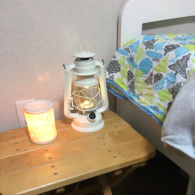 生活の木 アロマポット Ledランタン 狭い部屋 ベッド周りのインテリア実例 11 27 22 38 57 Roomclip ルームクリップ