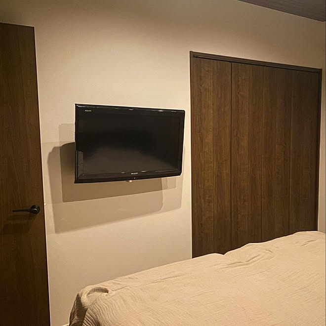 寝室 ホテルライク 壁掛け 壁掛けテレビ ベッド周り などのインテリア実例 21 06 27 16 03 29 Roomclip ルームクリップ