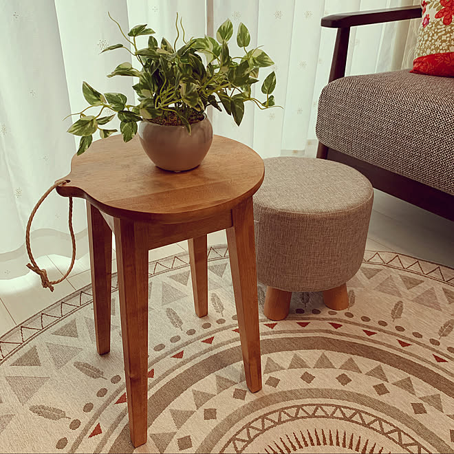 新入り サイドテーブル代わり ミルクスツール 一人暮らし 1ldk などのインテリア実例 06 12 19 01 57 Roomclip ルームクリップ